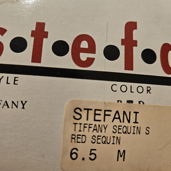 Red sequin - Picture 3 of 3